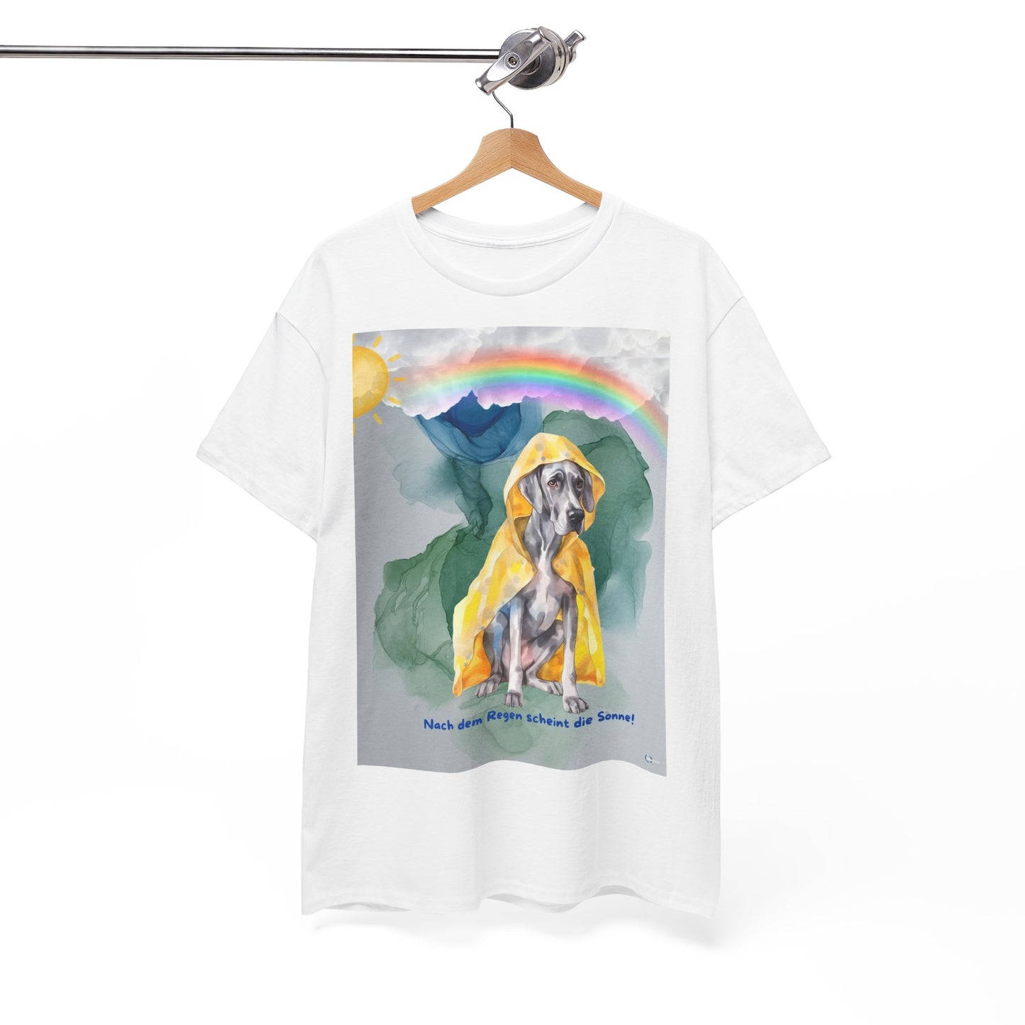 Dog in Yellow Raincoat T-Shirt | Rainbow Mountain Illustration. Nach dem Regen, scheint die Sonne!