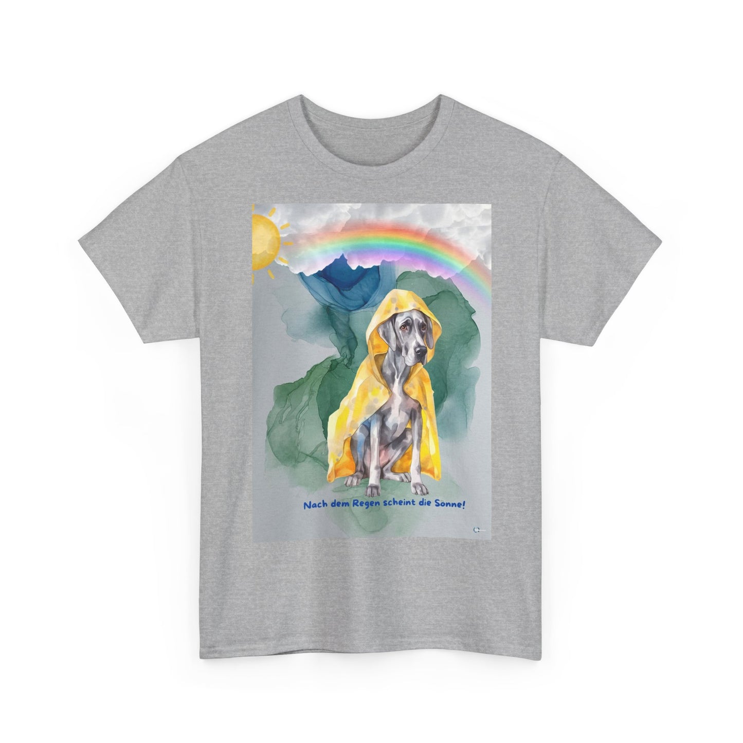 Dog in Yellow Raincoat T-Shirt | Rainbow Mountain Illustration. Nach dem Regen, scheint die Sonne!